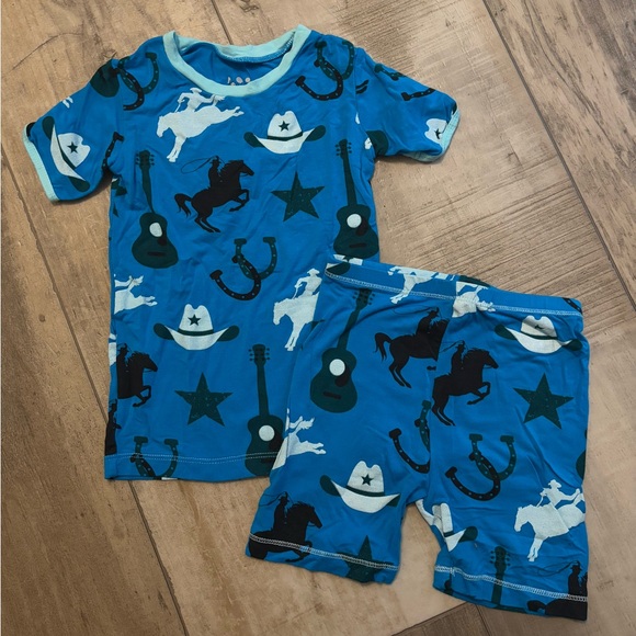 NEVER WORN! Kickee Pants Blue Cowboy print PJ Set, Size 5 - Picture 1 of 4